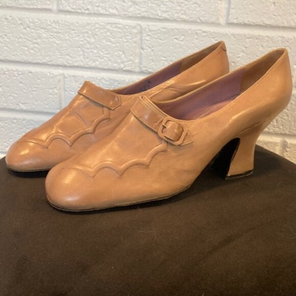 Davids Footwear Shoes - Vintage Davids Handmade Leather Heels made in Greece – ARCHIVAL PIECE